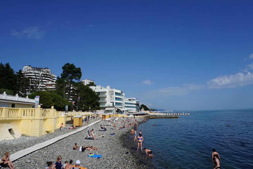 Apartamenty - Quartiry " Chamodan " Sotsji Buitenkant foto